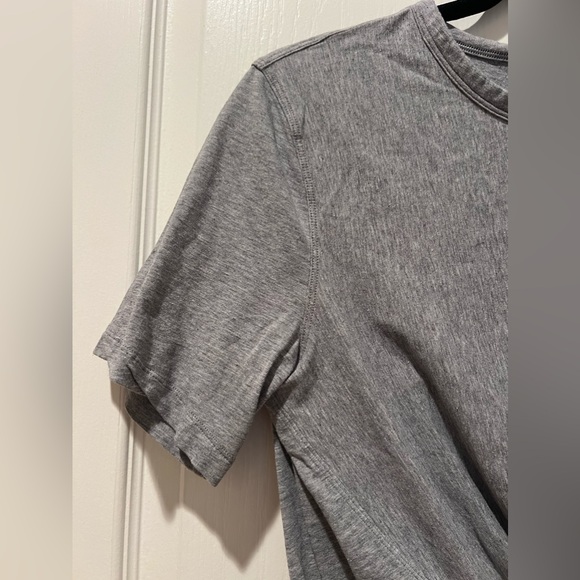 LULULEMON Crescent Tee Heathered Grey Size 4 - Picture 4 of 8